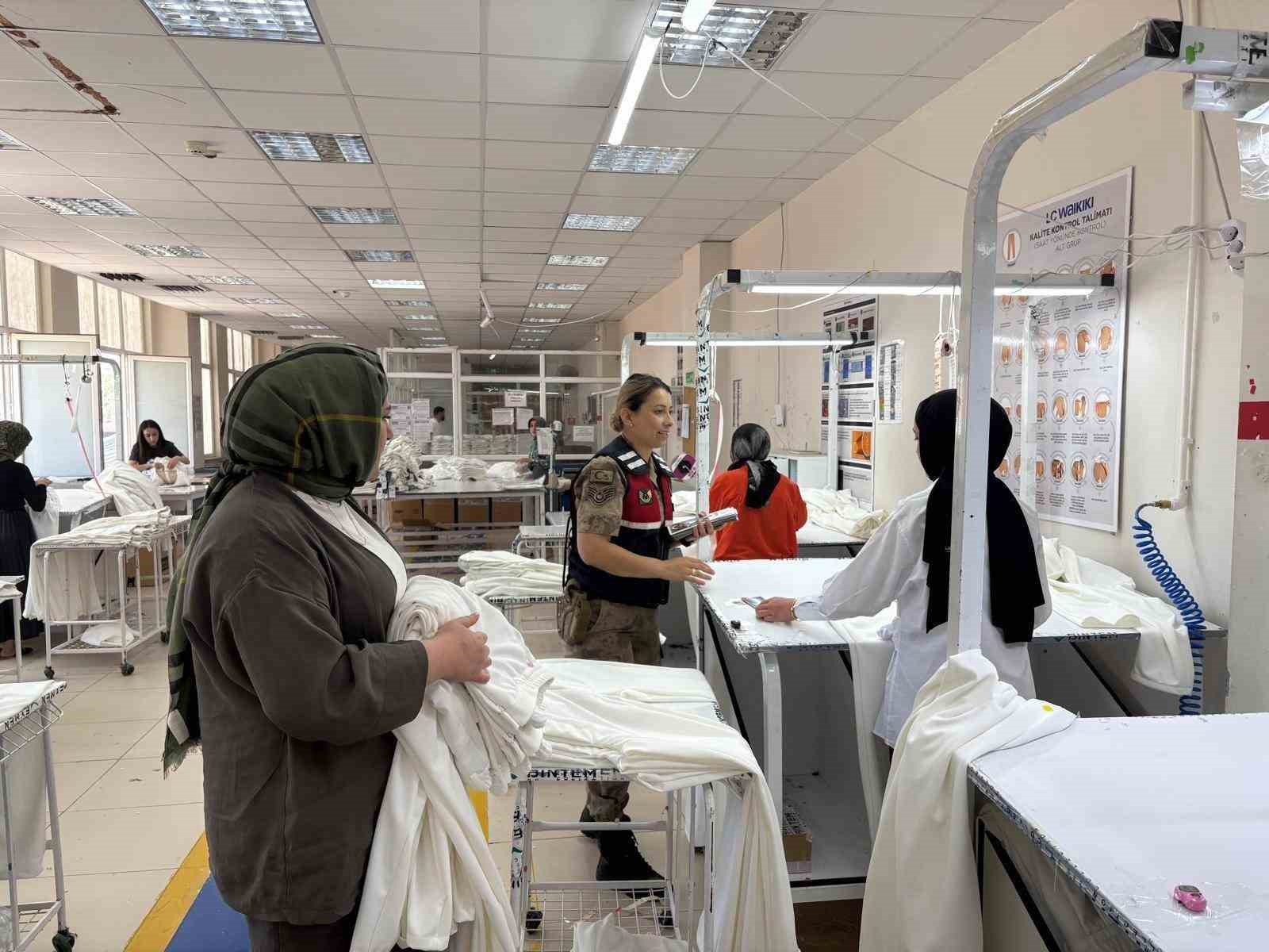 Bing&ouml;l&rsquo;de jandarma ekiplerince KADES tanıtıldı
