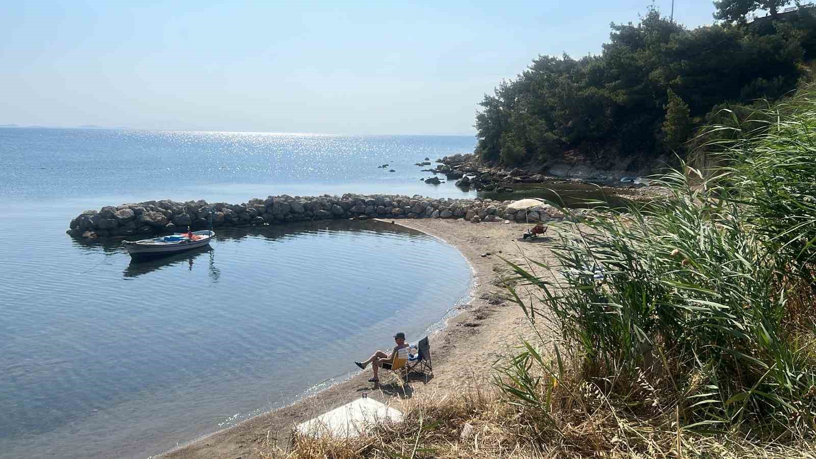 Burhaniye’de Pelitköy İçmeler Sahili sakinleri kıyı işgaline tepkili