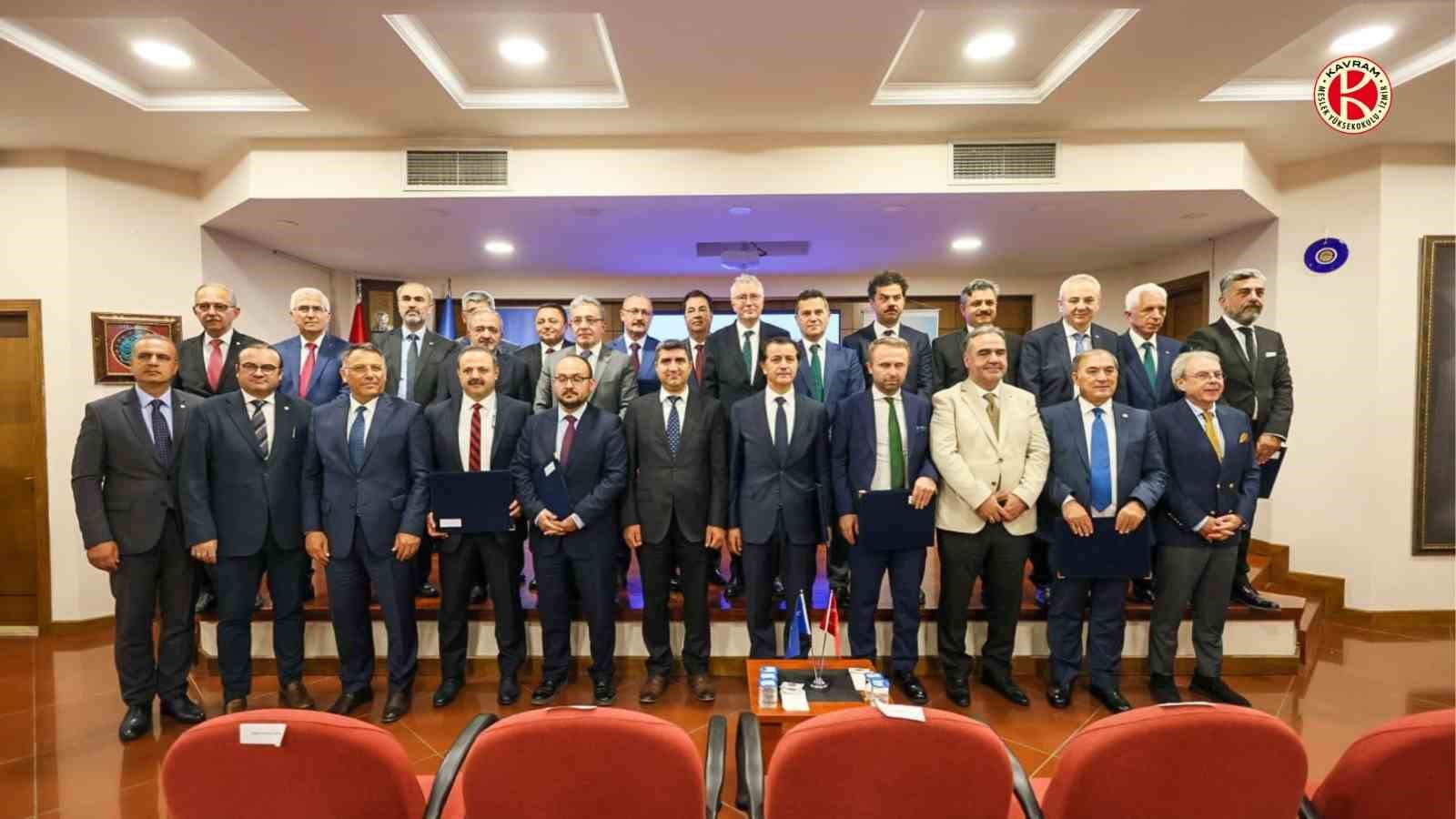 İzmir Kavram, YÖKAK’tan ‘Kurumsal Akreditasyon’ alan ilk MYO oldu
