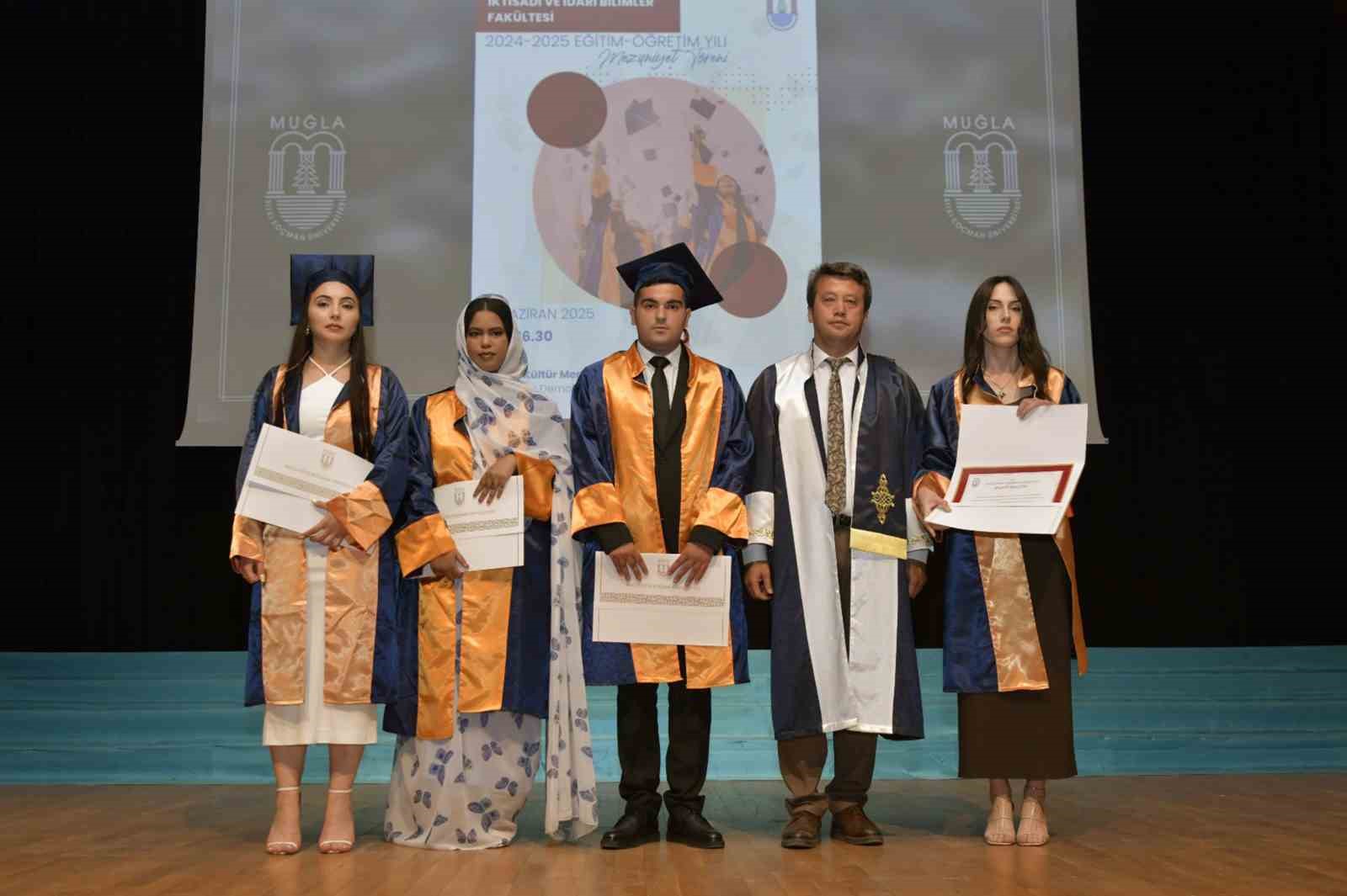 MSK&Uuml; İİBF&rsquo;de mezuniyet coşkusu
