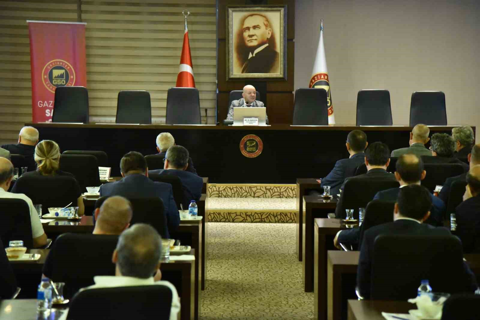 GSO&rsquo;da "Rekabet Kurumu&rsquo;nun işg&uuml;c&uuml; piyasasına y&ouml;nelik uygulamaları" konulu toplantı d&uuml;zenlendi
