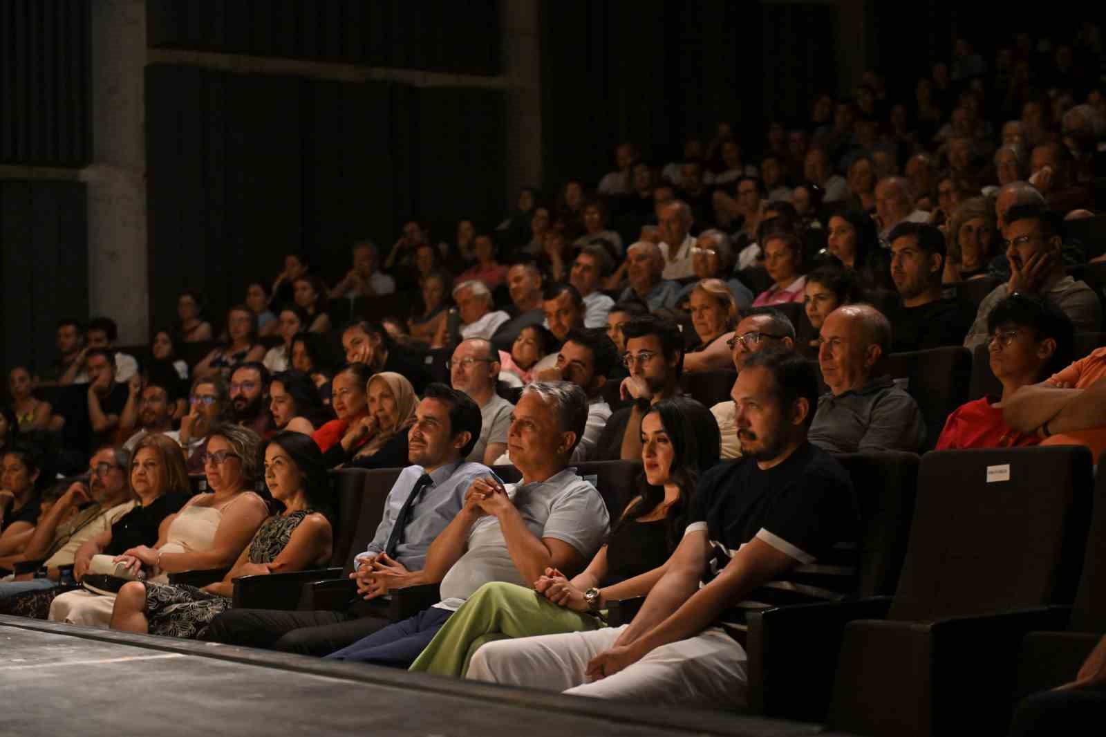 4. Avukat Soner Ustaoğlu Tiyatro Günleri perdelerini kapattı