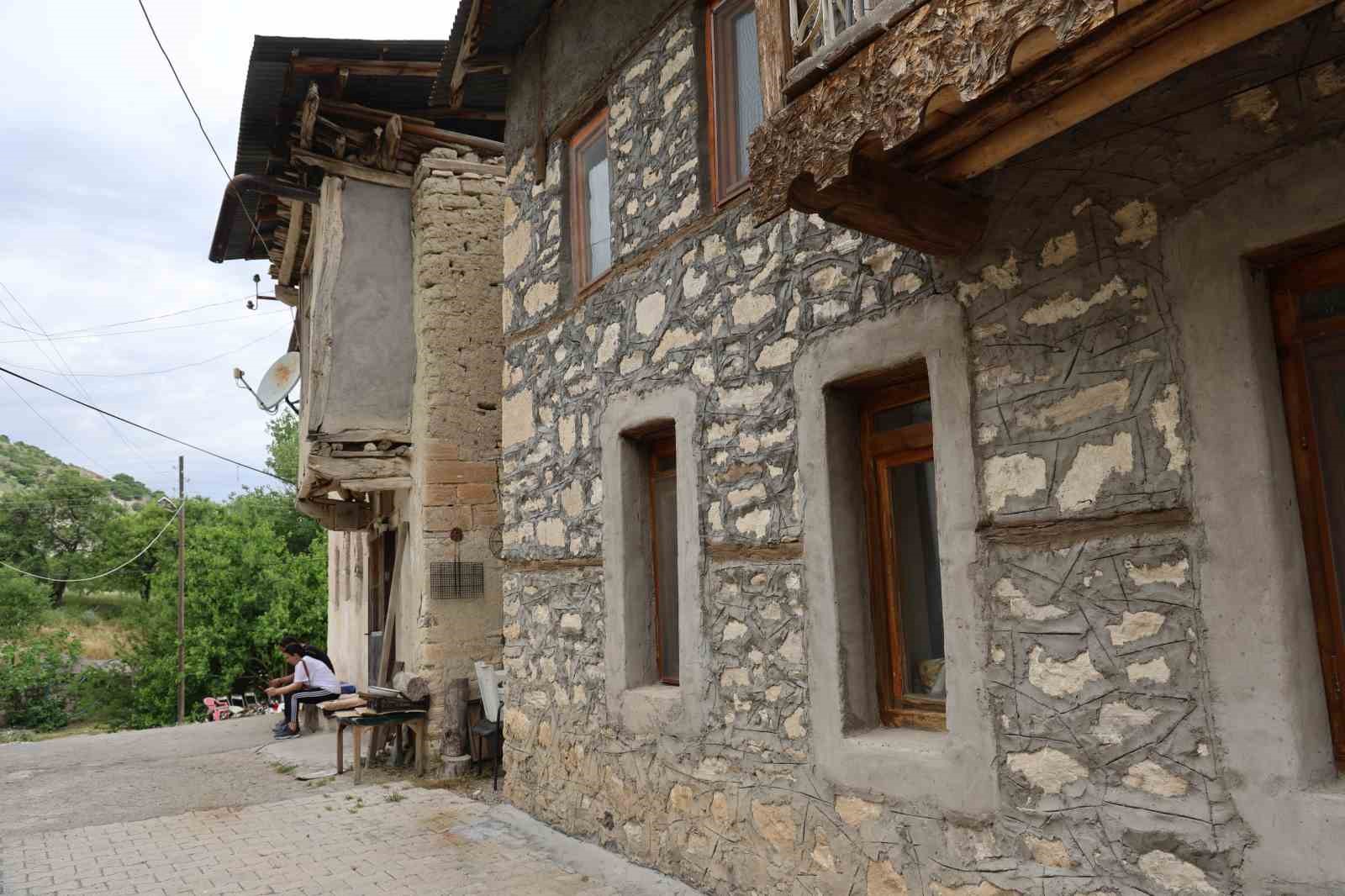 Elazığ’ın dört il sınırındaki saklı cenneti: Kurtuluş köyü
