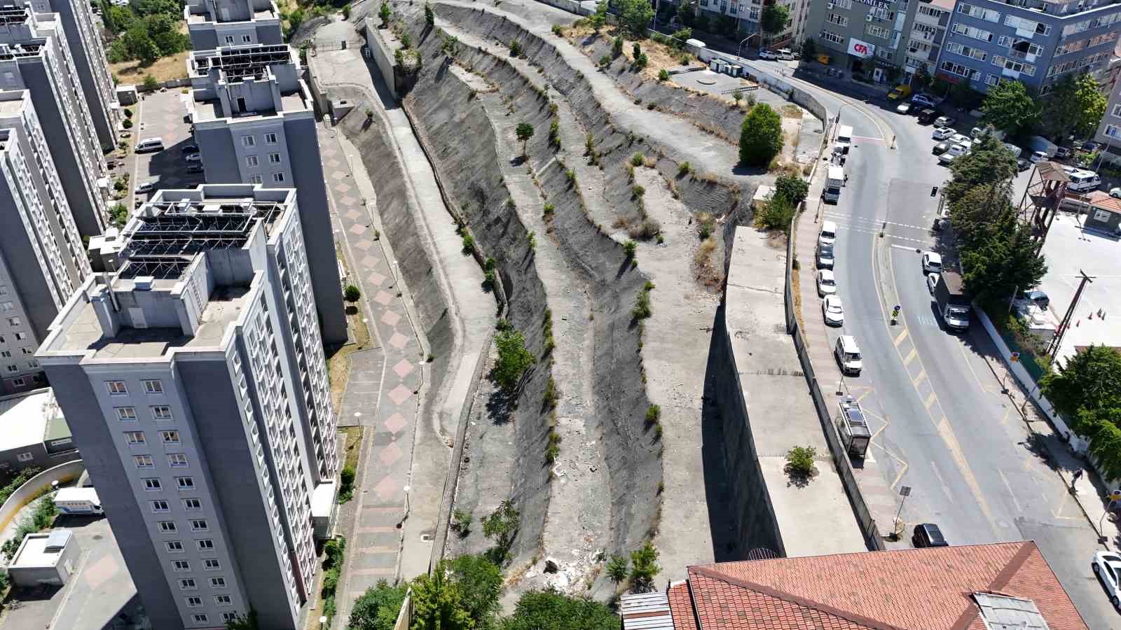 İBB&rsquo;nin metro hattı i&ccedil;in aldığı 60 milyon Euro para kayıp: Kaynak bulamadılar, 3 arsayı satışa &ccedil;ıkardılar
