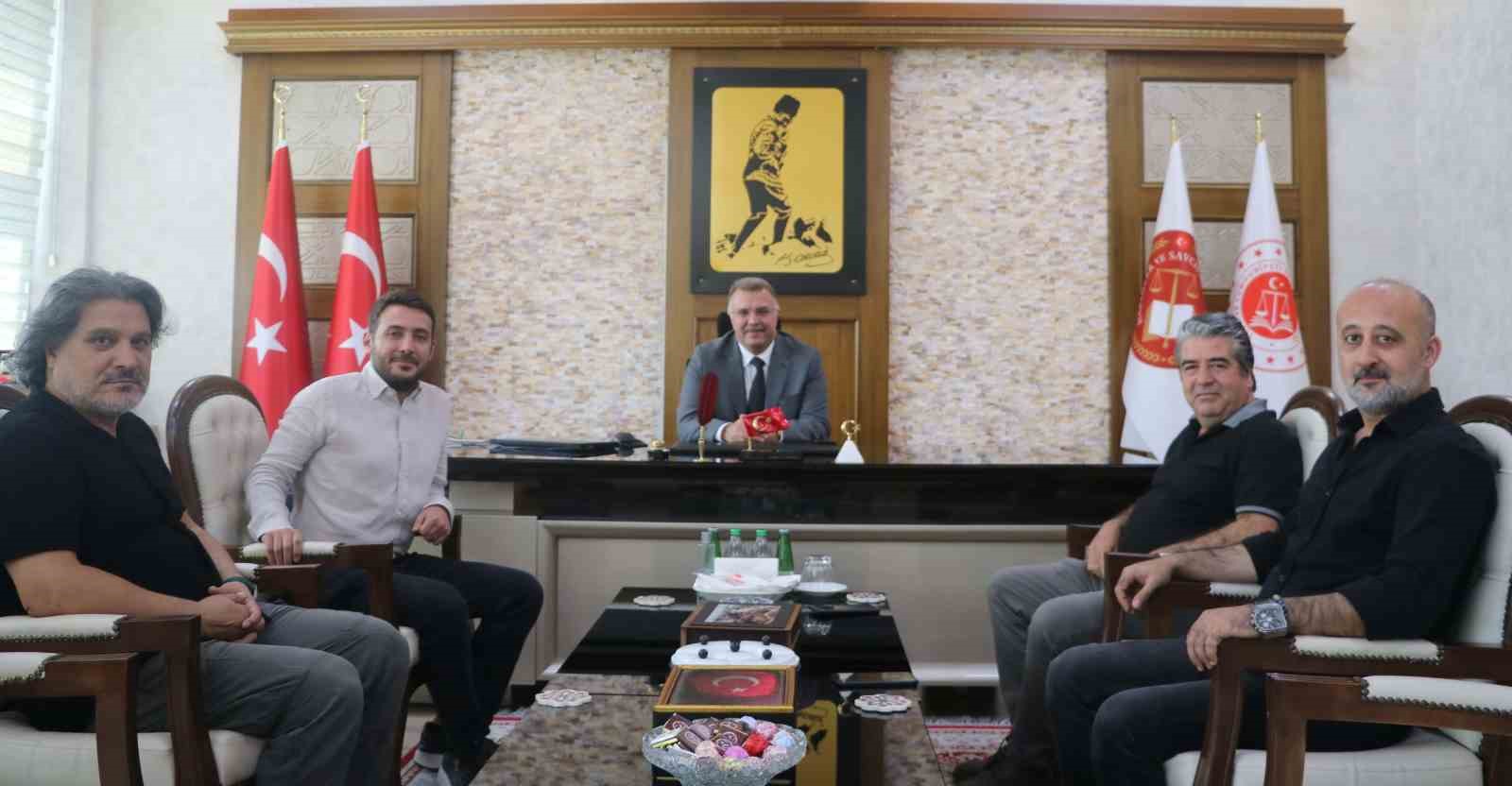 Mersin’de basın mensuplarından Başsavcı Öztoprak’a veda ziyareti