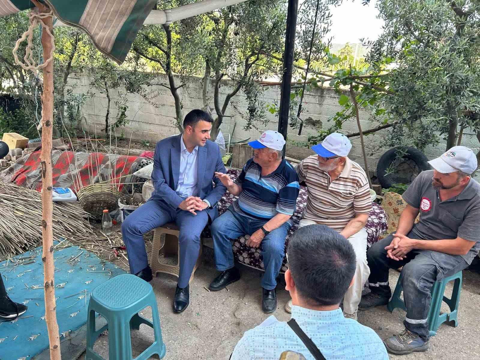 Kaymakam Kılı&ccedil;, yaşlıların g&ouml;n&uuml;lleri fethetti
