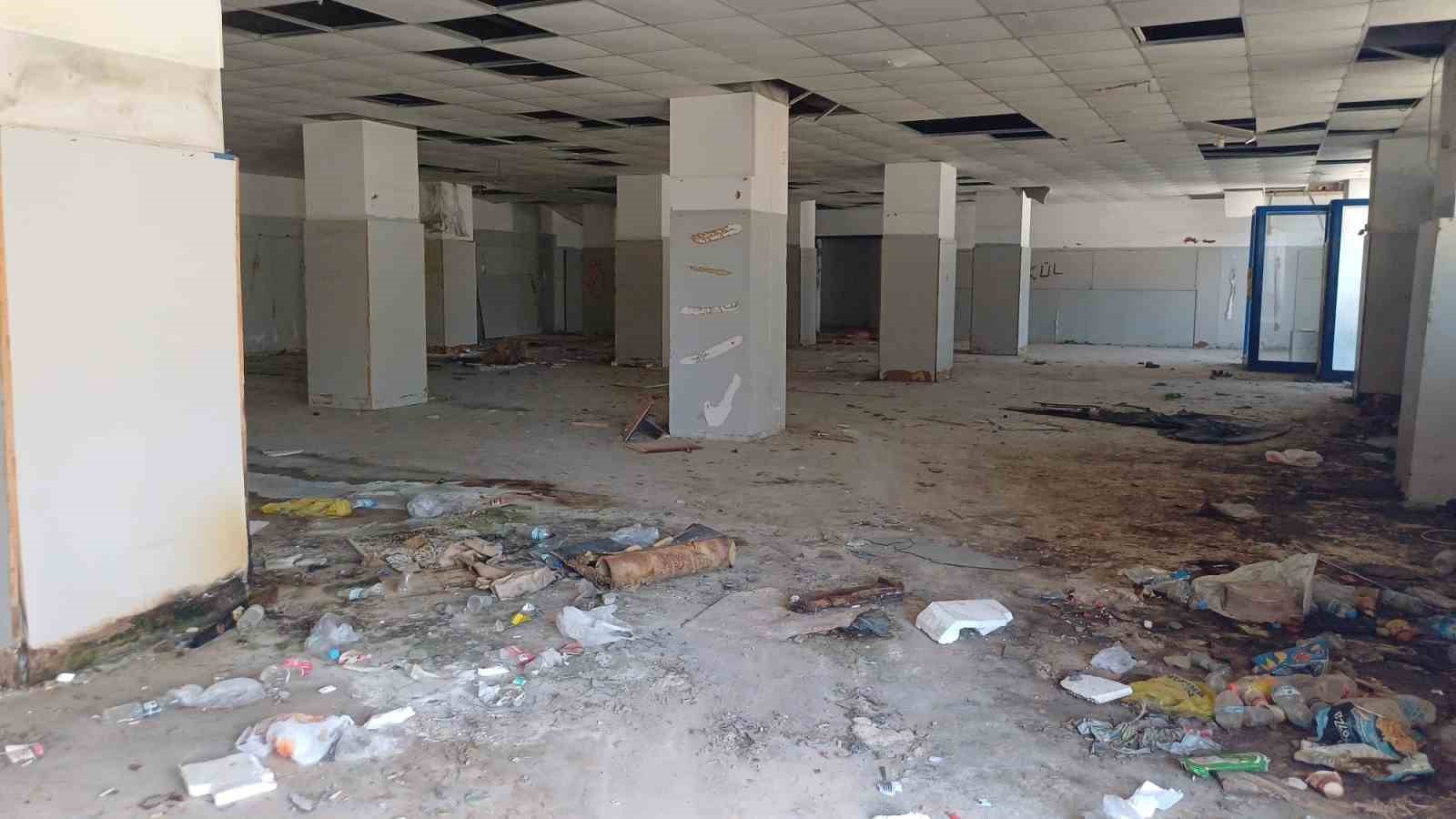 Yalova&rsquo;da alkol alırken tartıştığı arkadaşını boğazından bı&ccedil;aklayarak &ouml;ld&uuml;rd&uuml;
