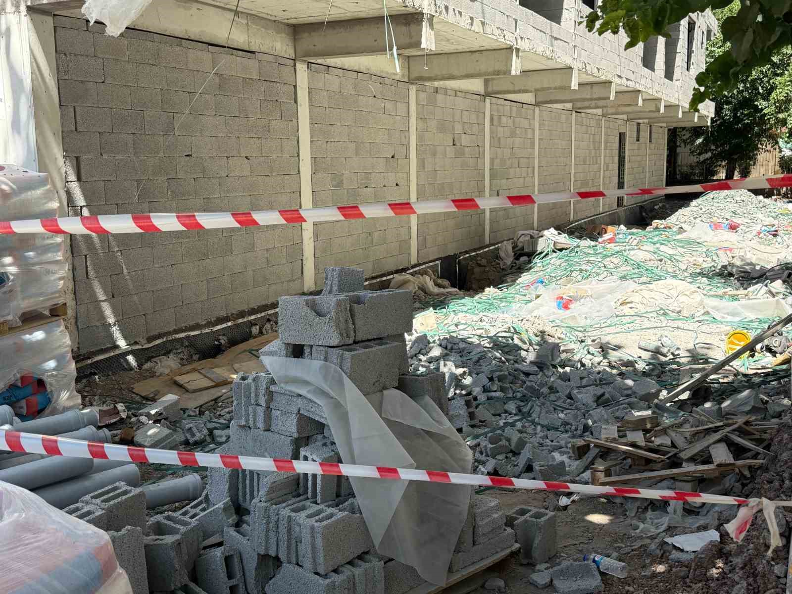 Diyarbakır’da inşaattan düşen iki işçi hayatını kaybetti