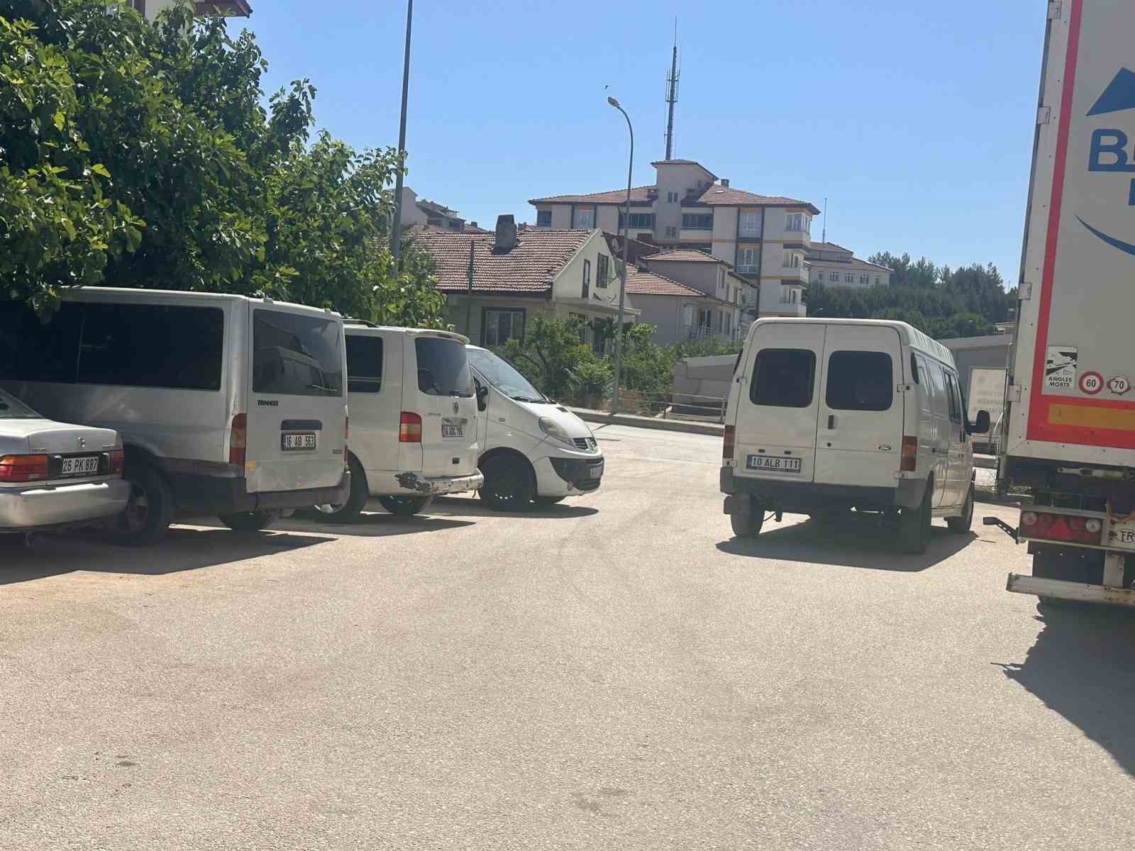 Bilecik&rsquo;te duyarsız s&uuml;r&uuml;c&uuml;ler &ccedil;ileden &ccedil;ıkarıyor
