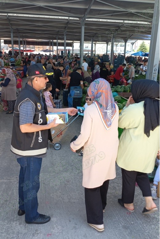 Narkotik ekiplerinden bilgilendirme &ccedil;alışması
