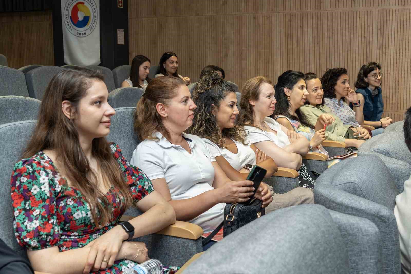TOBB Bursa KGK&rsquo;dan kadın girişimciler i&ccedil;in g&uuml;&ccedil; birliği
