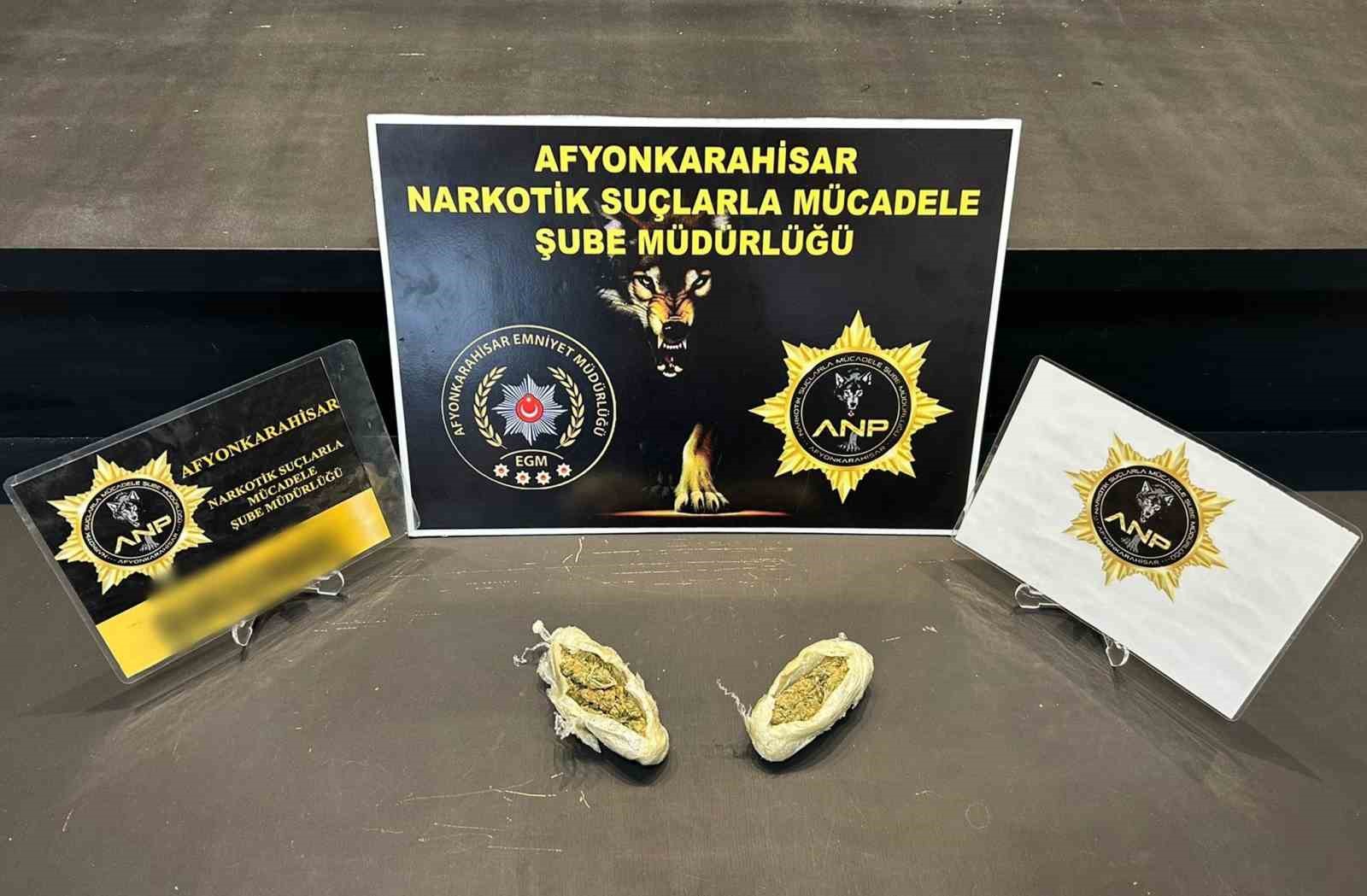 Uyuşturucu operasyonunda yakalanan iki kişiden biri tutuklandı