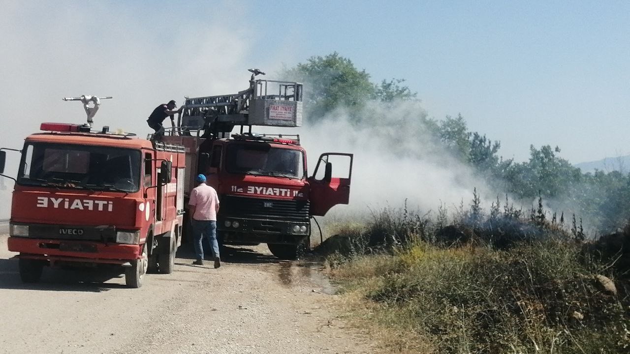 Gelendost’ta göl kenarında çıkan yangında 200 dönüm alan zarar gördü