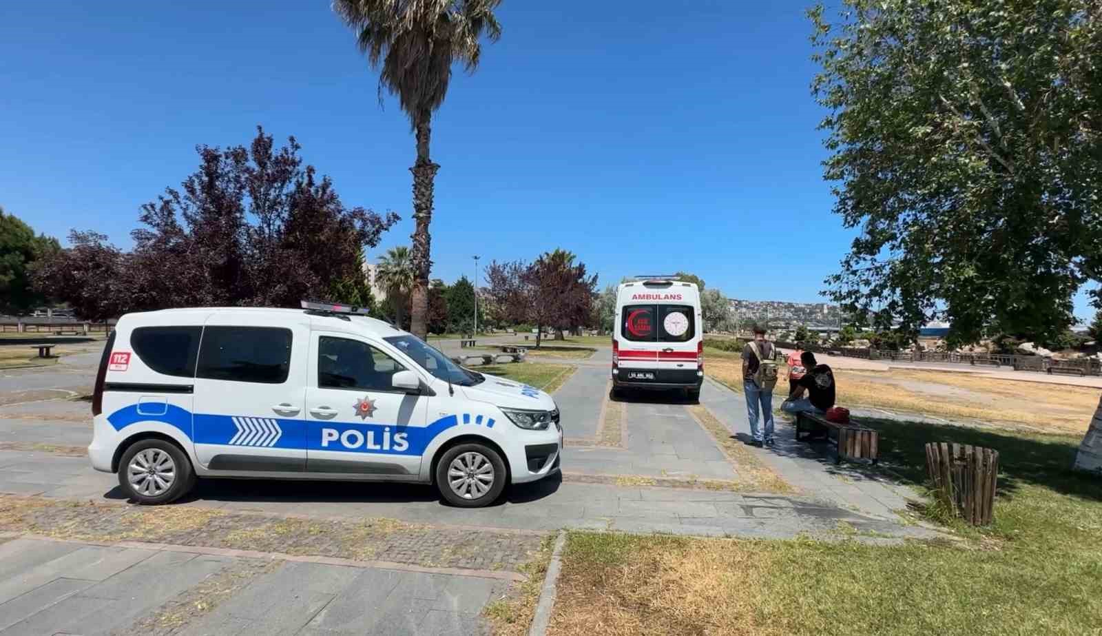 Parkta hareketsiz yatan gen&ccedil; hastaneye kaldırıldı
