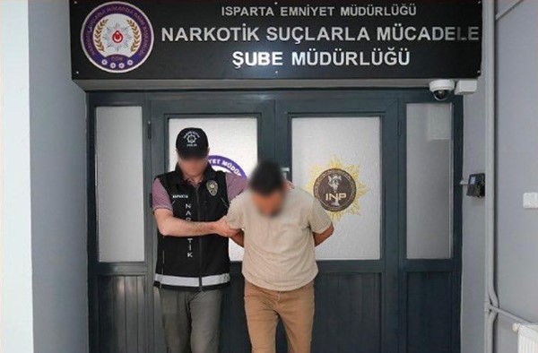 Isparta’da uyuşturucu ticareti suçundan aranan şahıs yakalandı