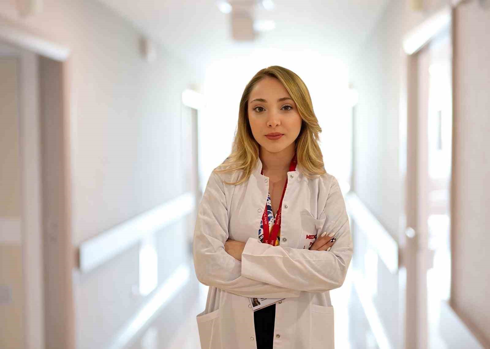 ’Anoreksiya nervozayı sosyal medya ve akran baskısı tetikleyebilir’