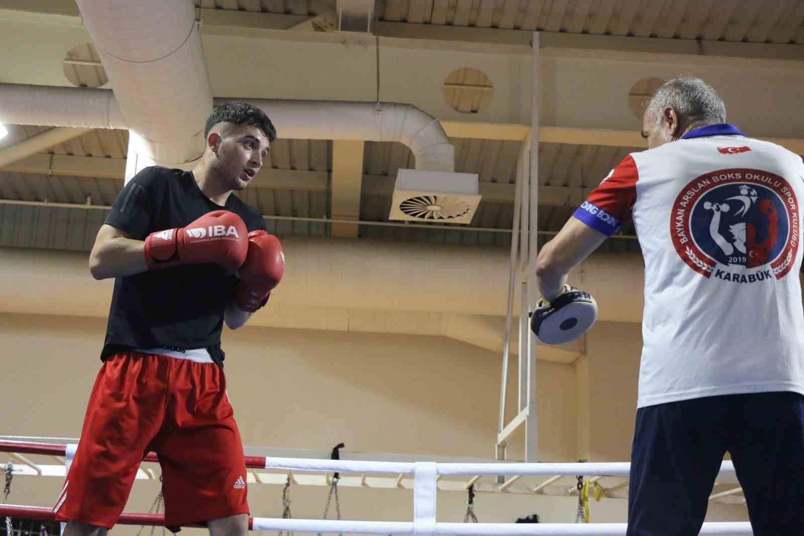 Karabüklü iki gence milli takım daveti