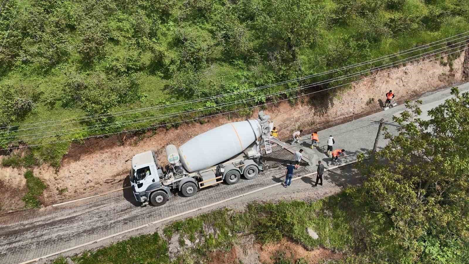 Sandıkçı: "Kırsaldaki yolları güvenli ve konforlu hale getiriyoruz"