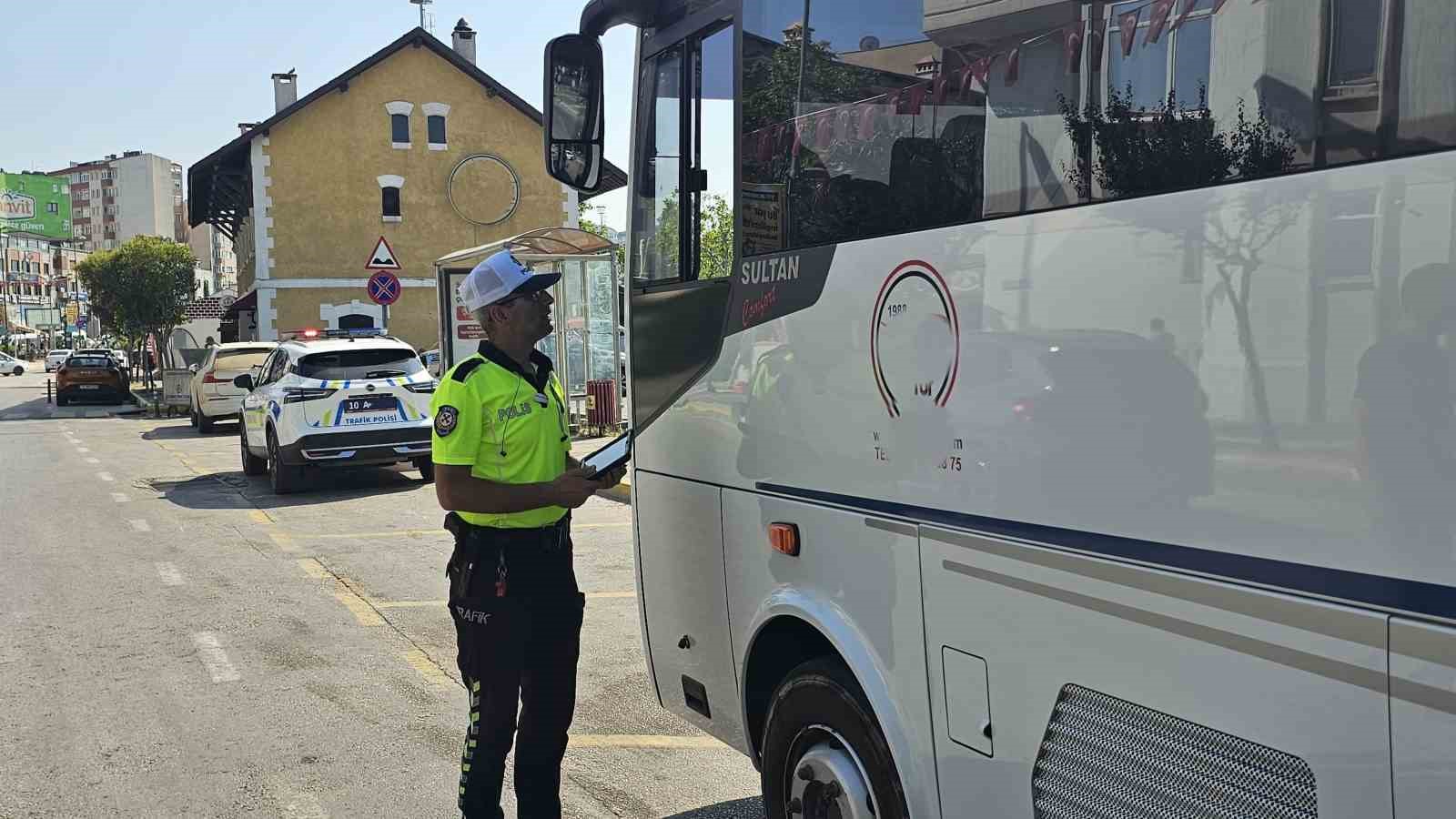 Bandırma’da kurallara uymayan sürücülere ceza yağdı