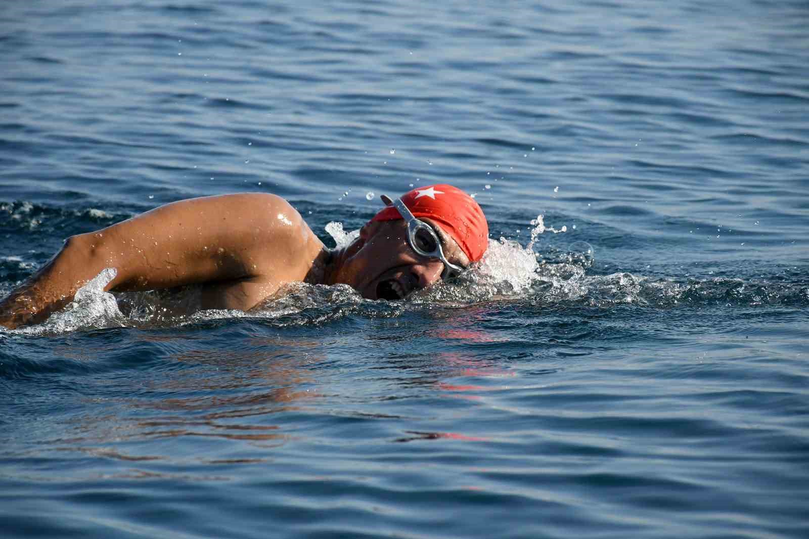 Master yüzücüler 38,5 kilometre kulaç atacak
