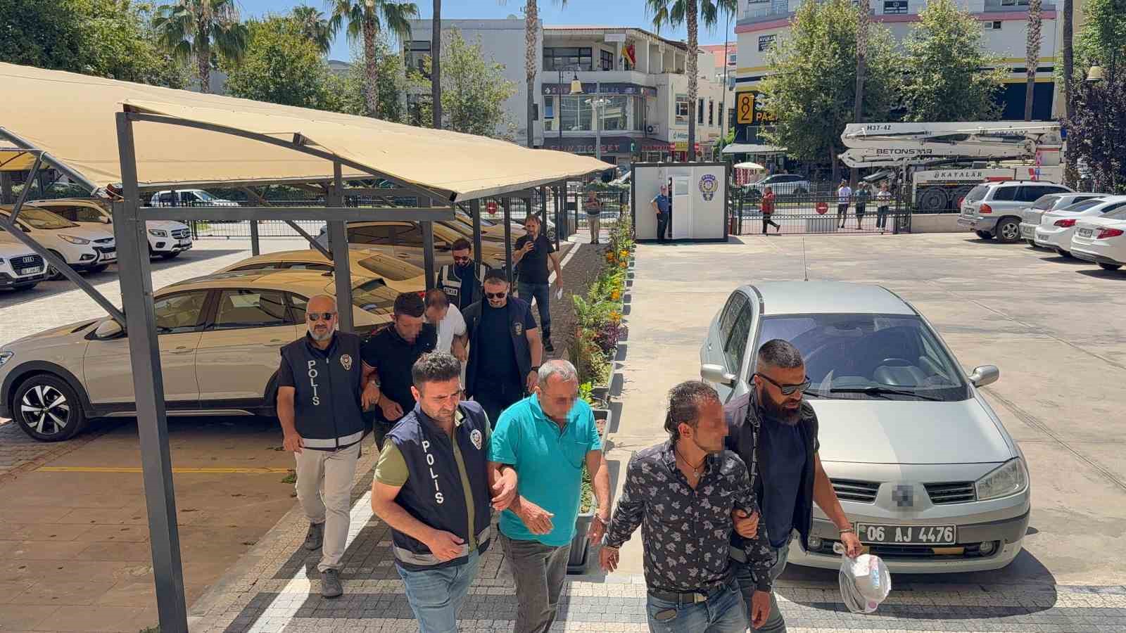 Gazipaşa’da çeşitli suçlardan gözaltına alınan 4 kişiden 3’ü tutuklandı