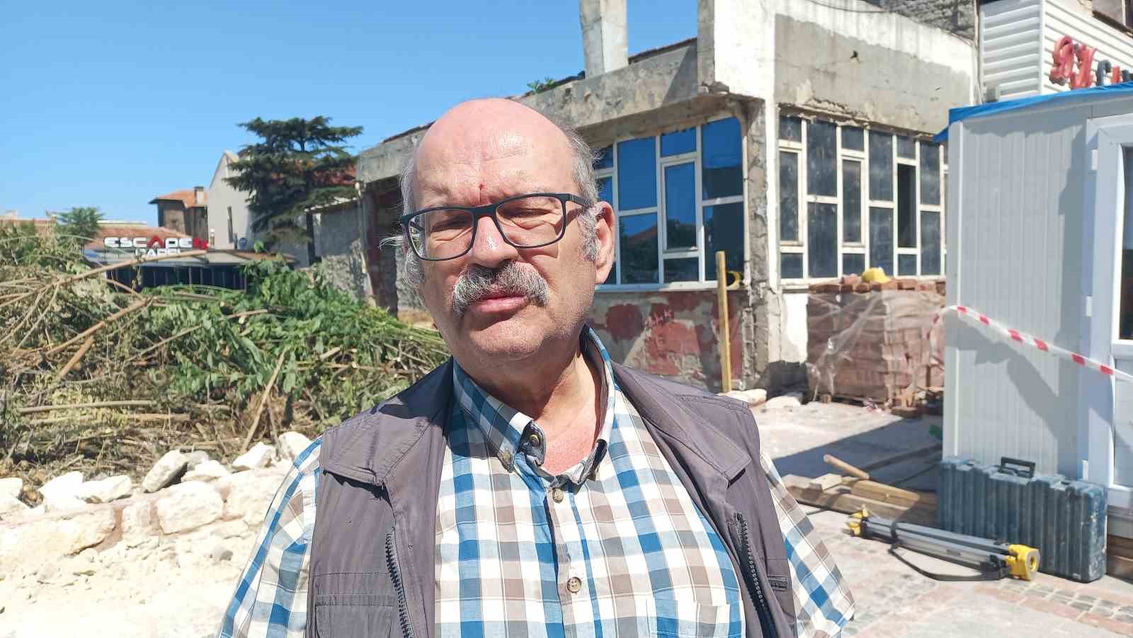 Tarihi çömlek ve seramikler atıl vaziyette çürüme terkedildi
