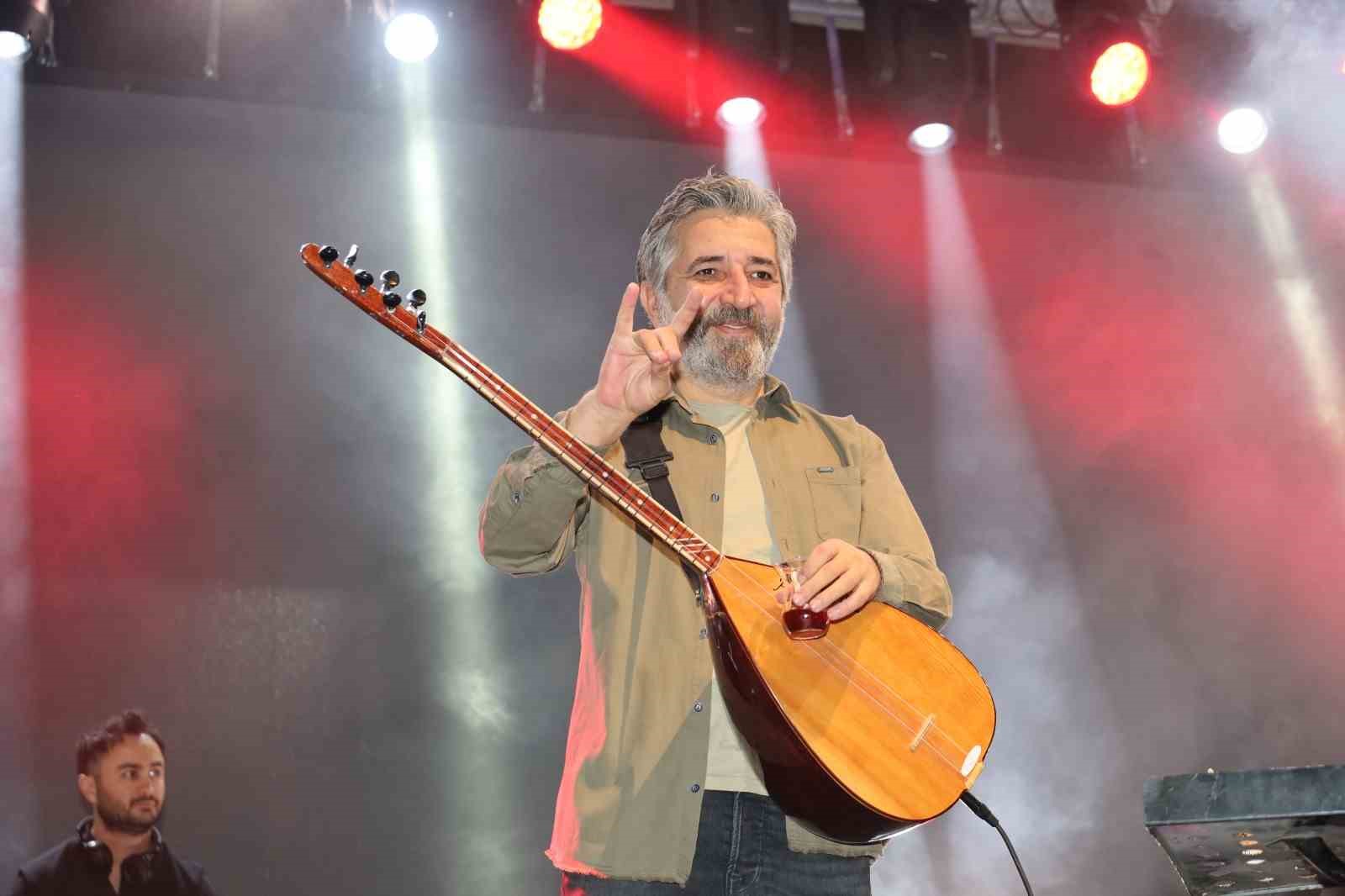 Ali Kınık: &quot;Bu milletin evlatlarını LGBT gibi sapkınlıklara kurban vermeyeceğiz&quot;