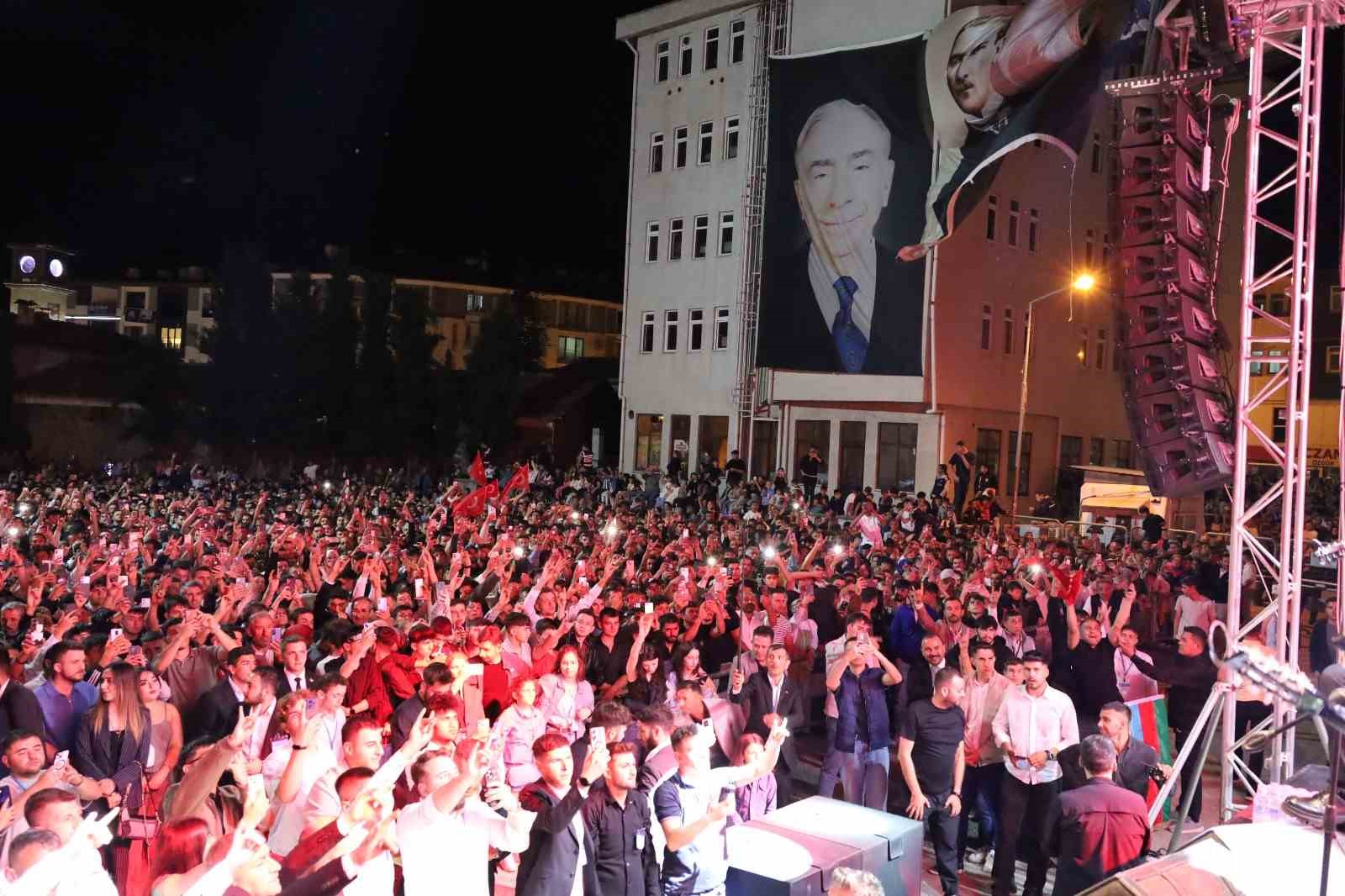 Ali Kınık: "Bu milletin evlatlarını LGBT gibi sapkınlıklara kurban vermeyeceğiz"
