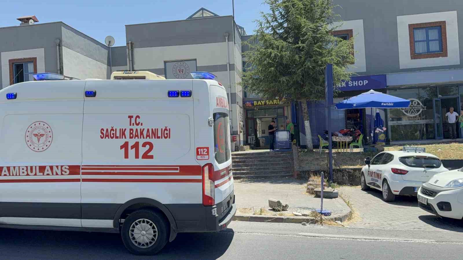 Yaşlı adam d&uuml;kkanda &ouml;l&uuml; bulundu
