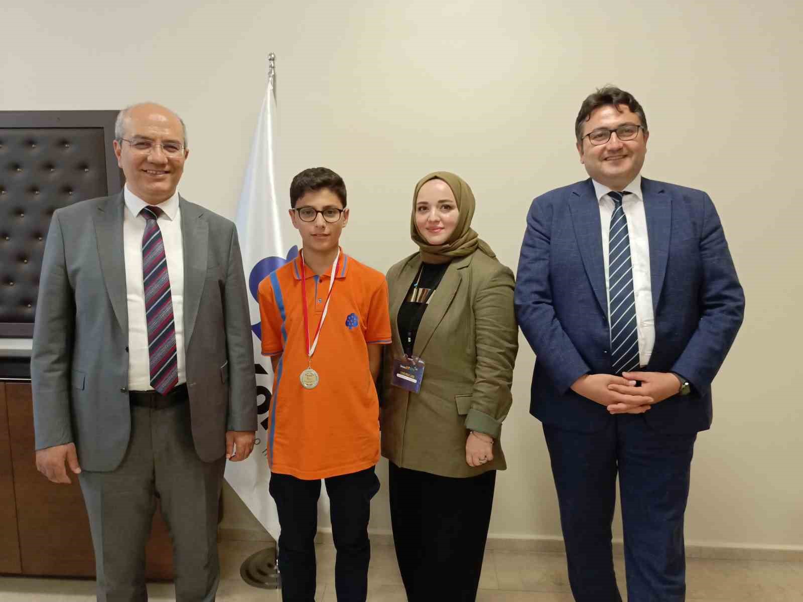 İhlas Koleji öğrencisinden matematikte Türkiye 2’nciliği