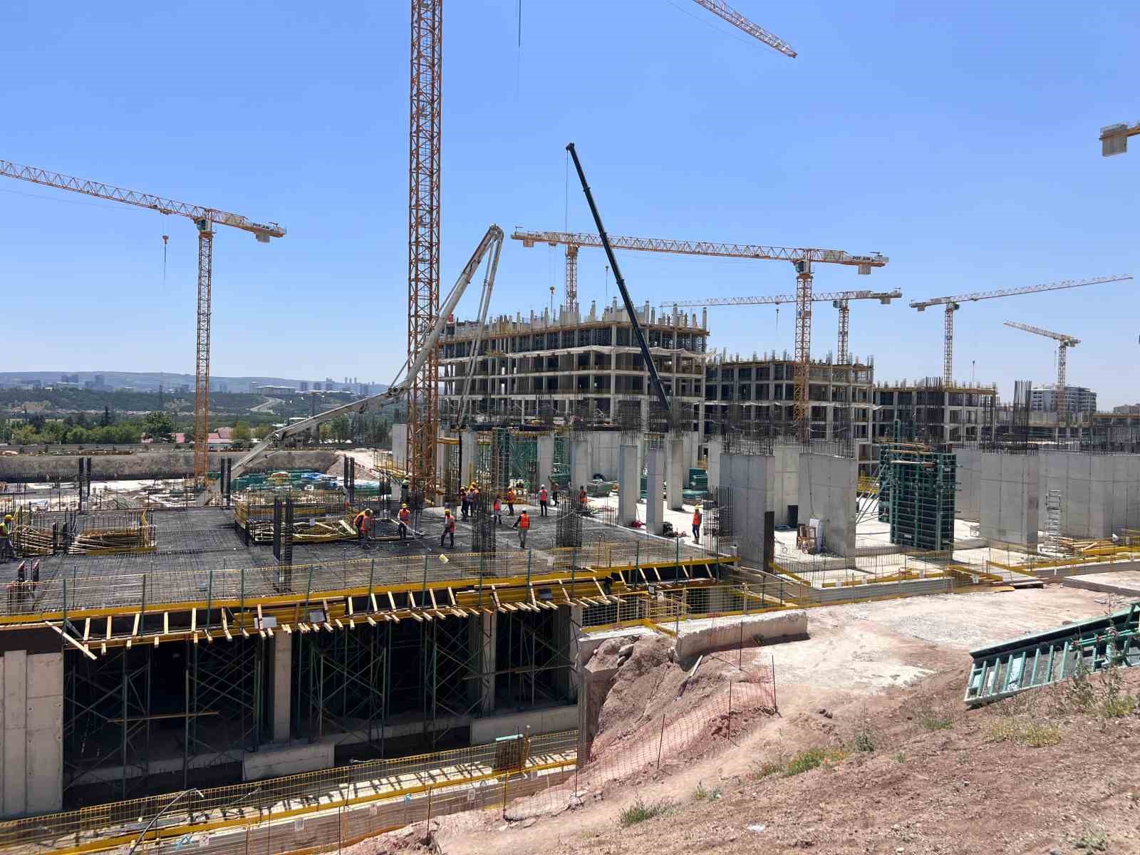 Bakan Tunç: "Bin 537 hakim ve cumhuriyet savcısı burada görev yapacak"