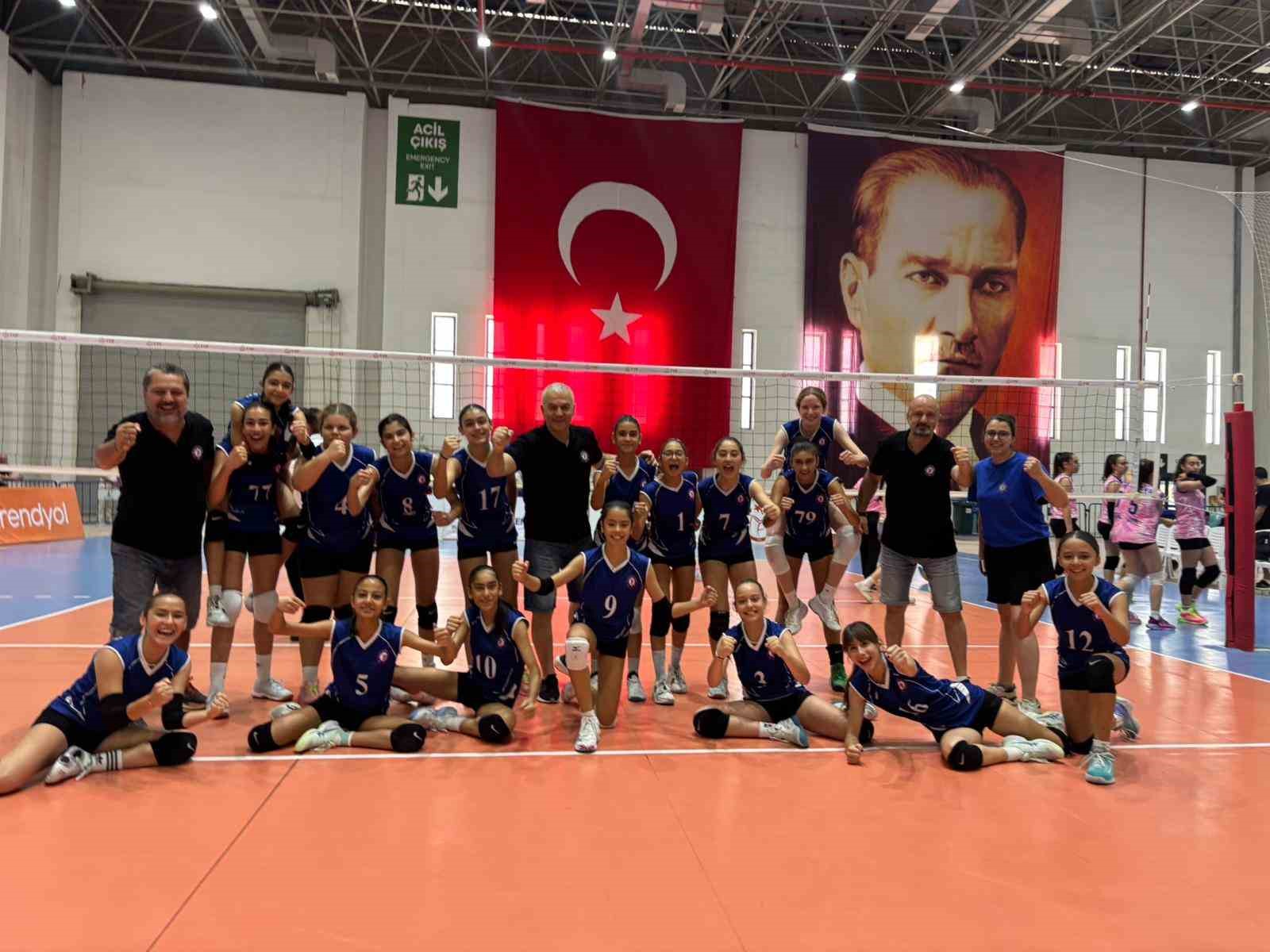 Söke Belediye Saldos Voleybol Midi Takım son 16’ya kaldı