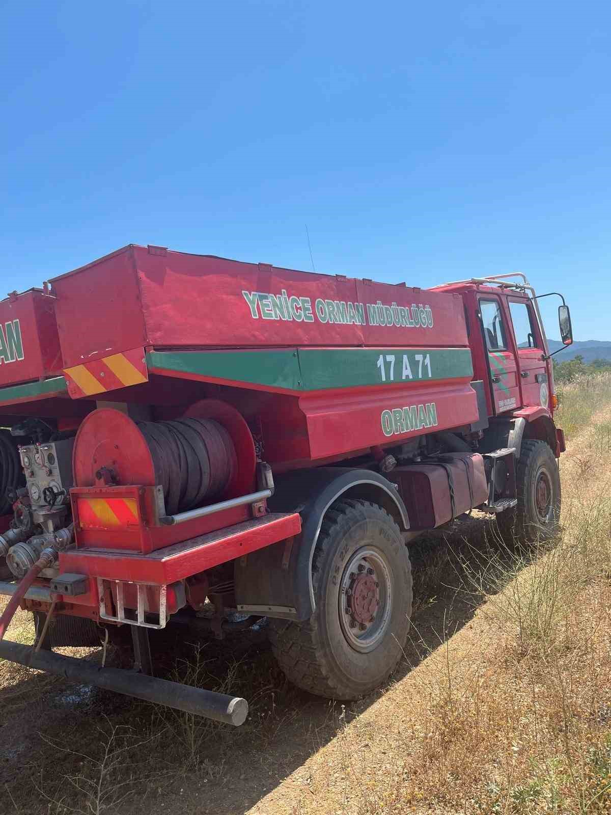 &Ccedil;anakkale&rsquo;de &ccedil;&ouml;pl&uuml;k yangını s&ouml;nd&uuml;r&uuml;ld&uuml;
