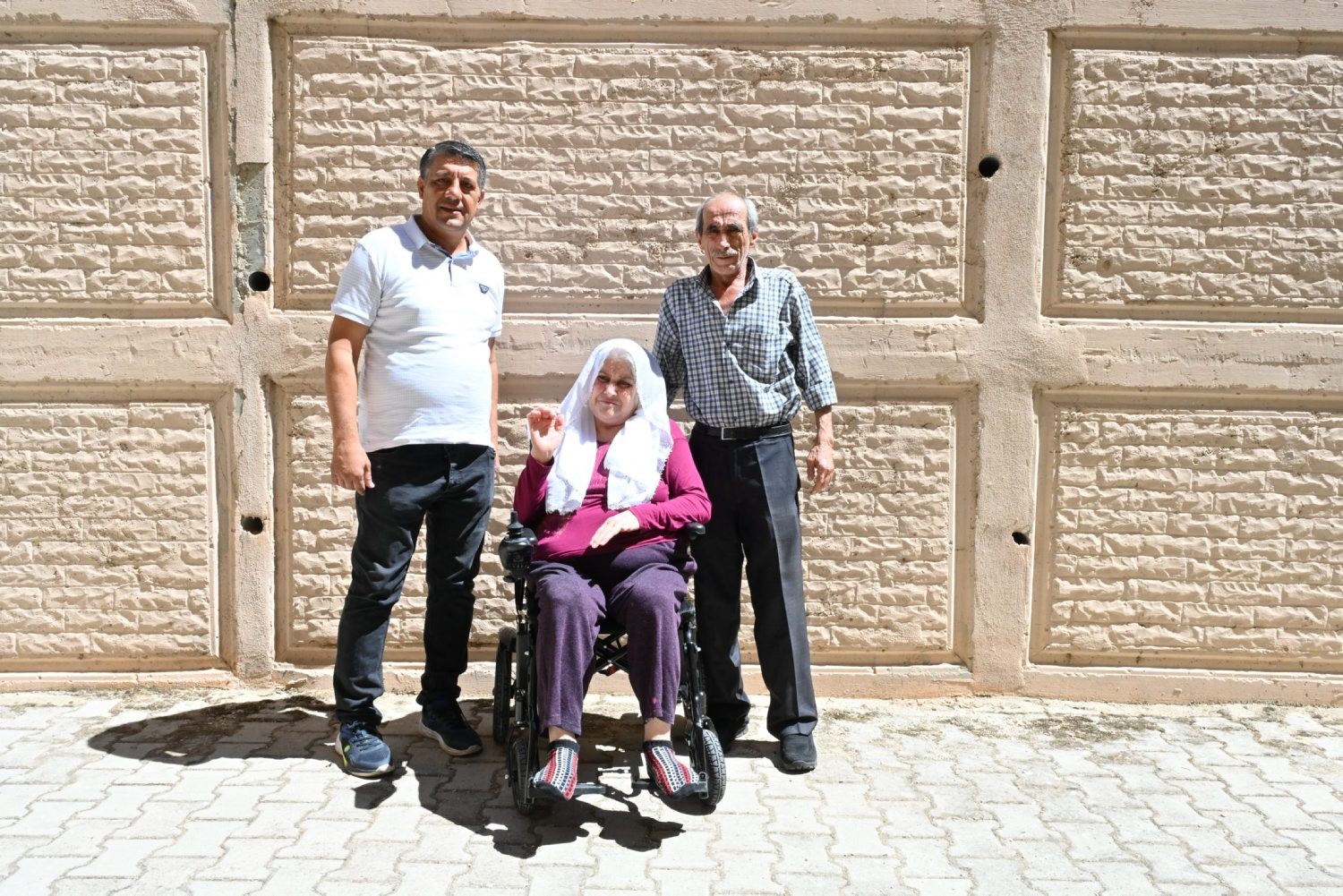 Engelli vatandaş akülü tekerlekli sandalye ile hayata yeni bir adım attı