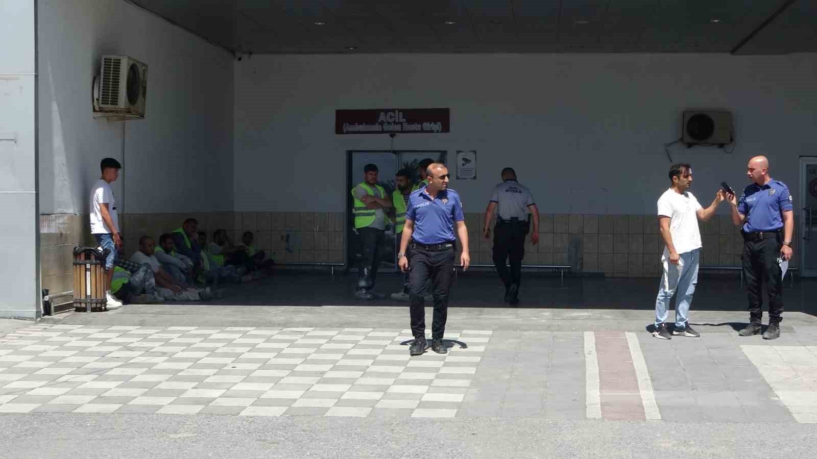 İskeleden d&uuml;şen iş&ccedil;i hayatını kaybetti
