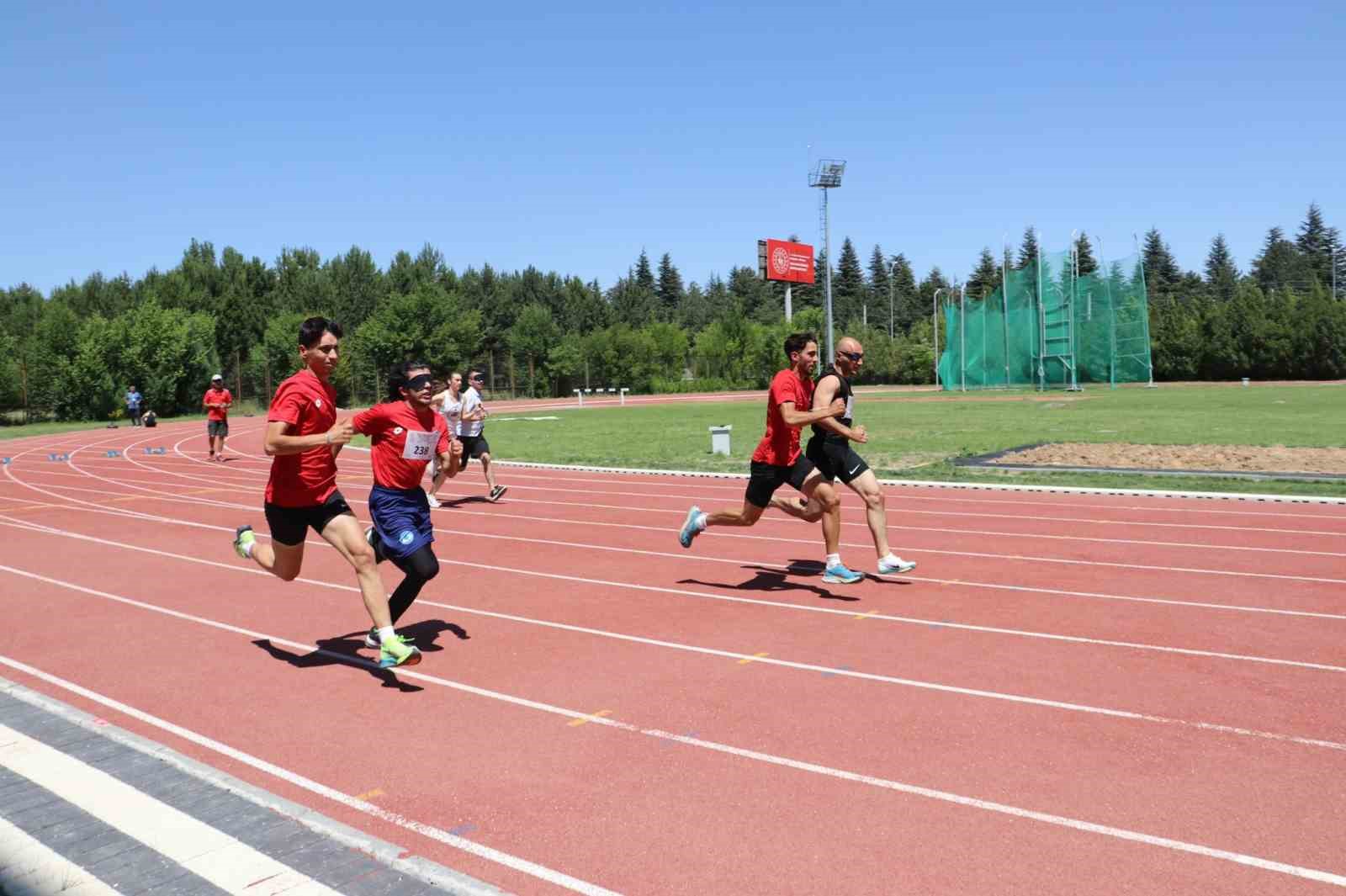 ’Görme Engelliler Atletizm Türkiye Şampiyonası’ sürüyor