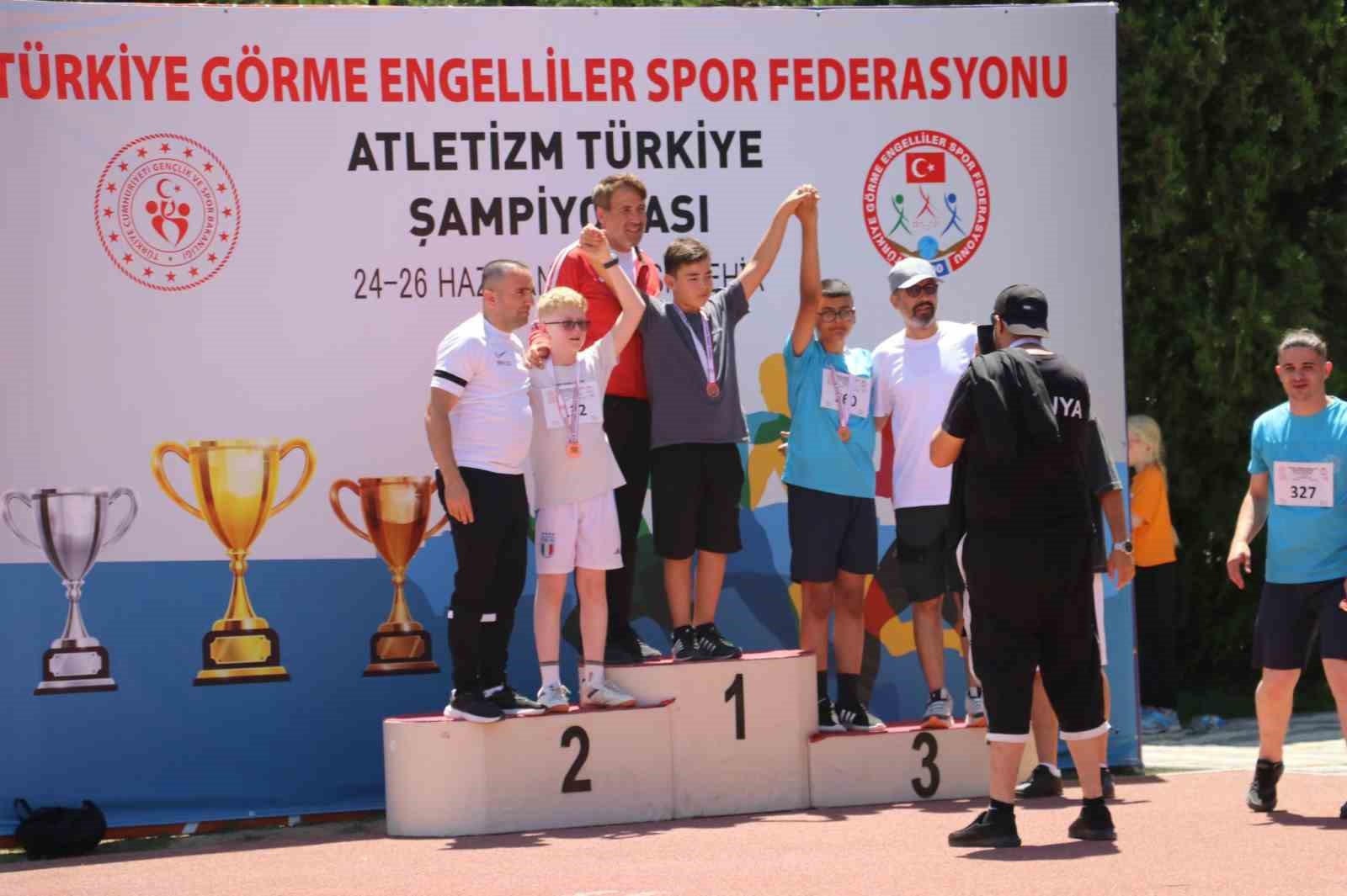 &rsquo;G&ouml;rme Engelliler Atletizm T&uuml;rkiye Şampiyonası&rsquo; s&uuml;r&uuml;yor

