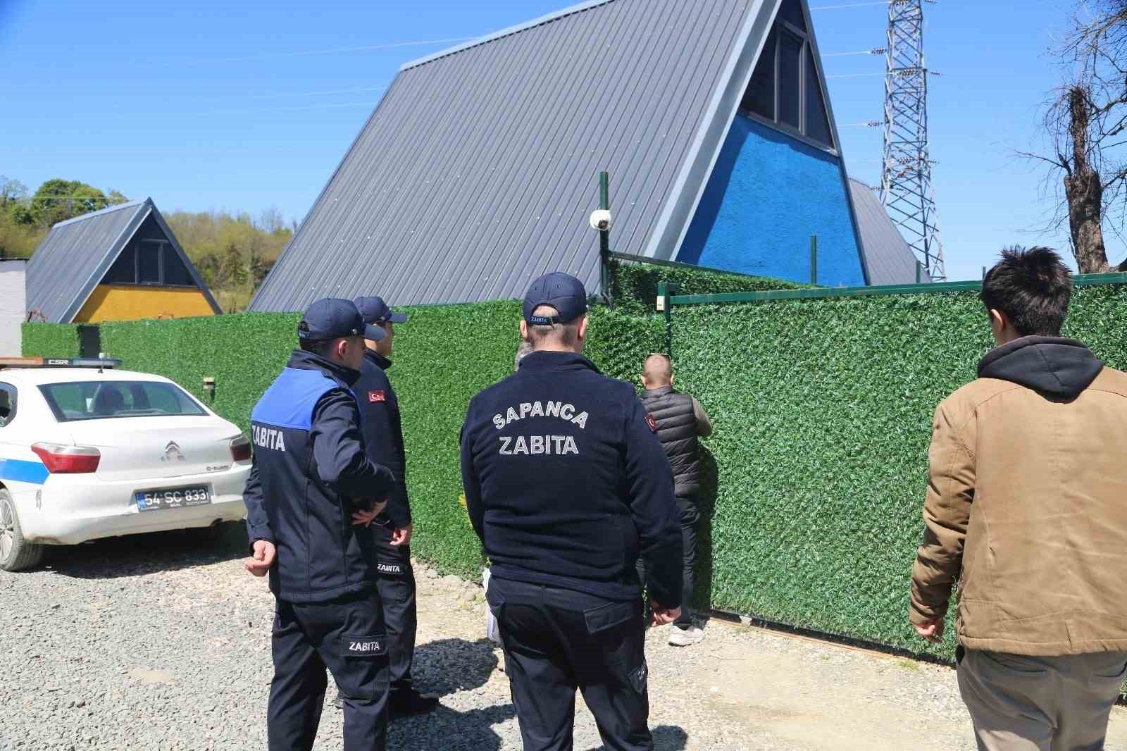 &Uuml;lke g&uuml;ndemine oturan gizli kamera skandalının yaşandığı bungalov kaldırıldı
