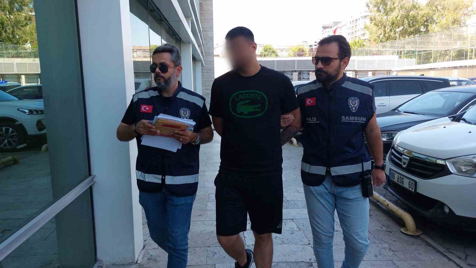 Seyir halindeki araca silahlı saldırı d&uuml;zenleyen şahıs tutuklandı
