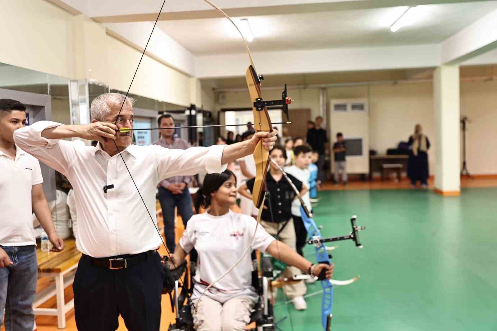 Şahinbey Belediyesi &ouml;ğrencileri yalnız bırakmadı
