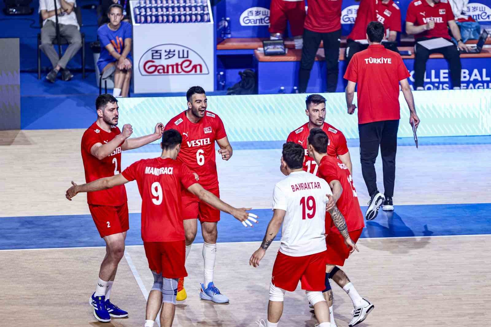 A Milli Erkek Voleybol Takımı, Slovenya’ya 3-0 mağlup oldu