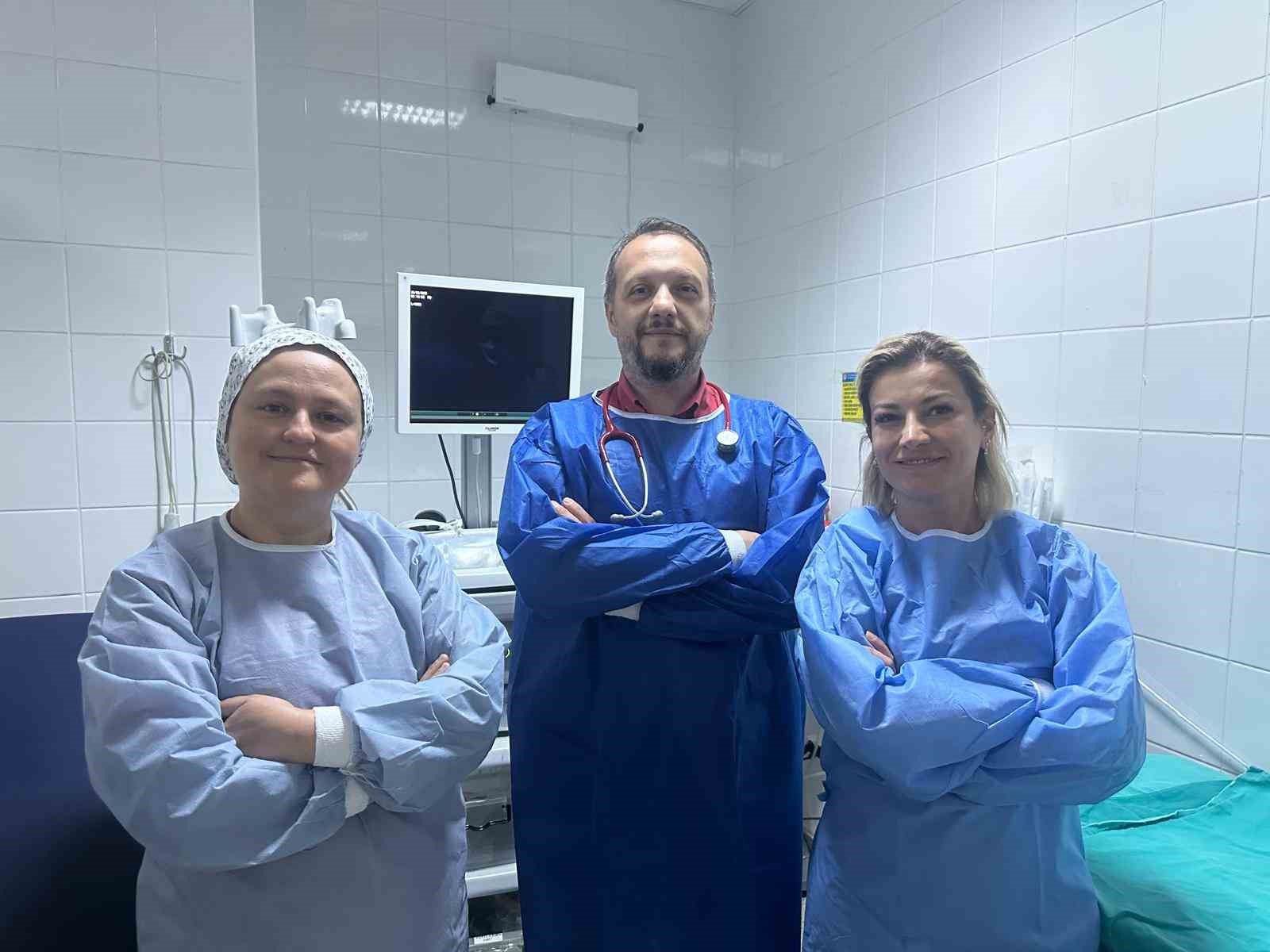 2 yaşındaki çocuğun midesinden 4 santimetrelik çivi çıktı