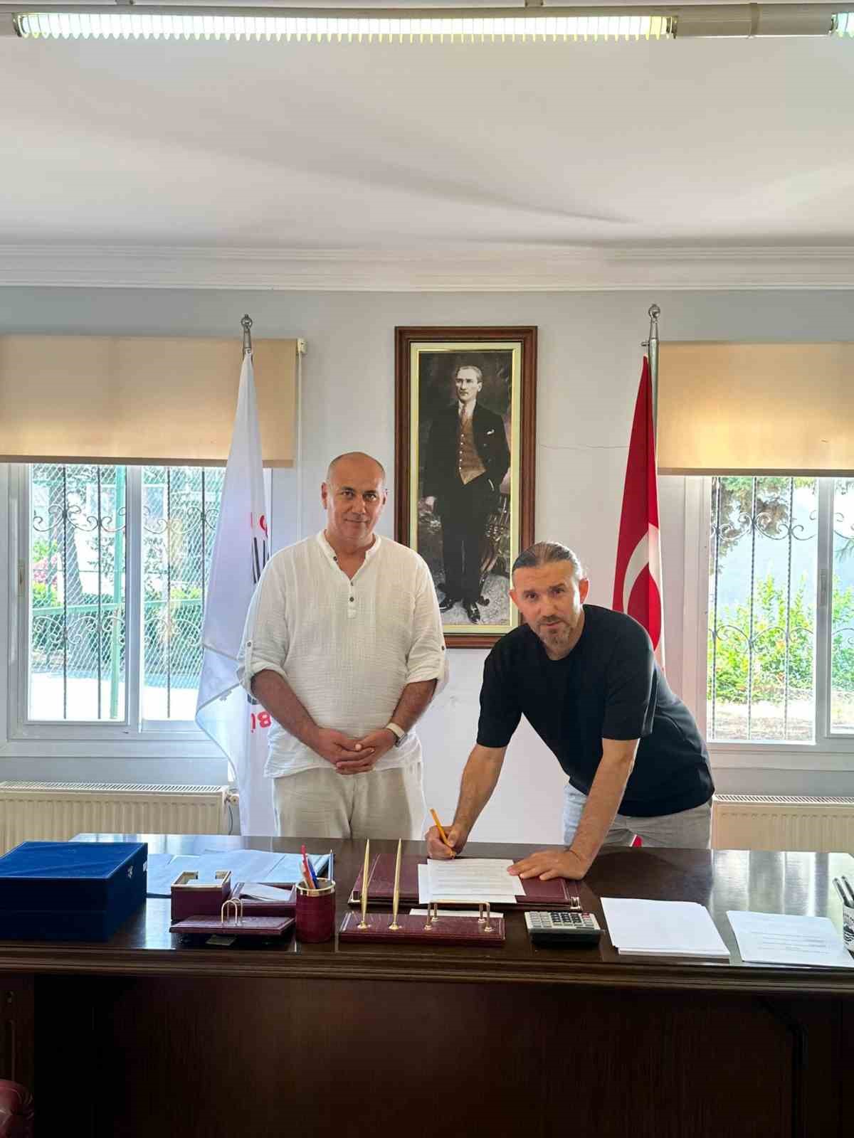 Kuşadasıspor&rsquo;da Teknik Direkt&ouml;r Sarı g&ouml;reve başladı
