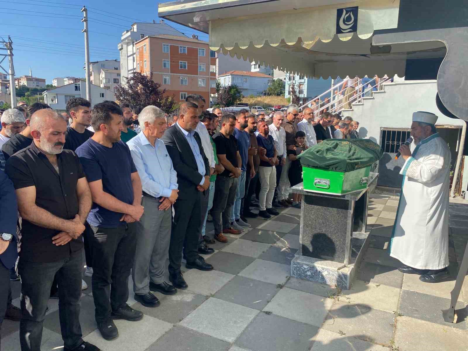 Darıca Belediye Başkanının makamında intihar eden zabıta memuru toprağa verildi