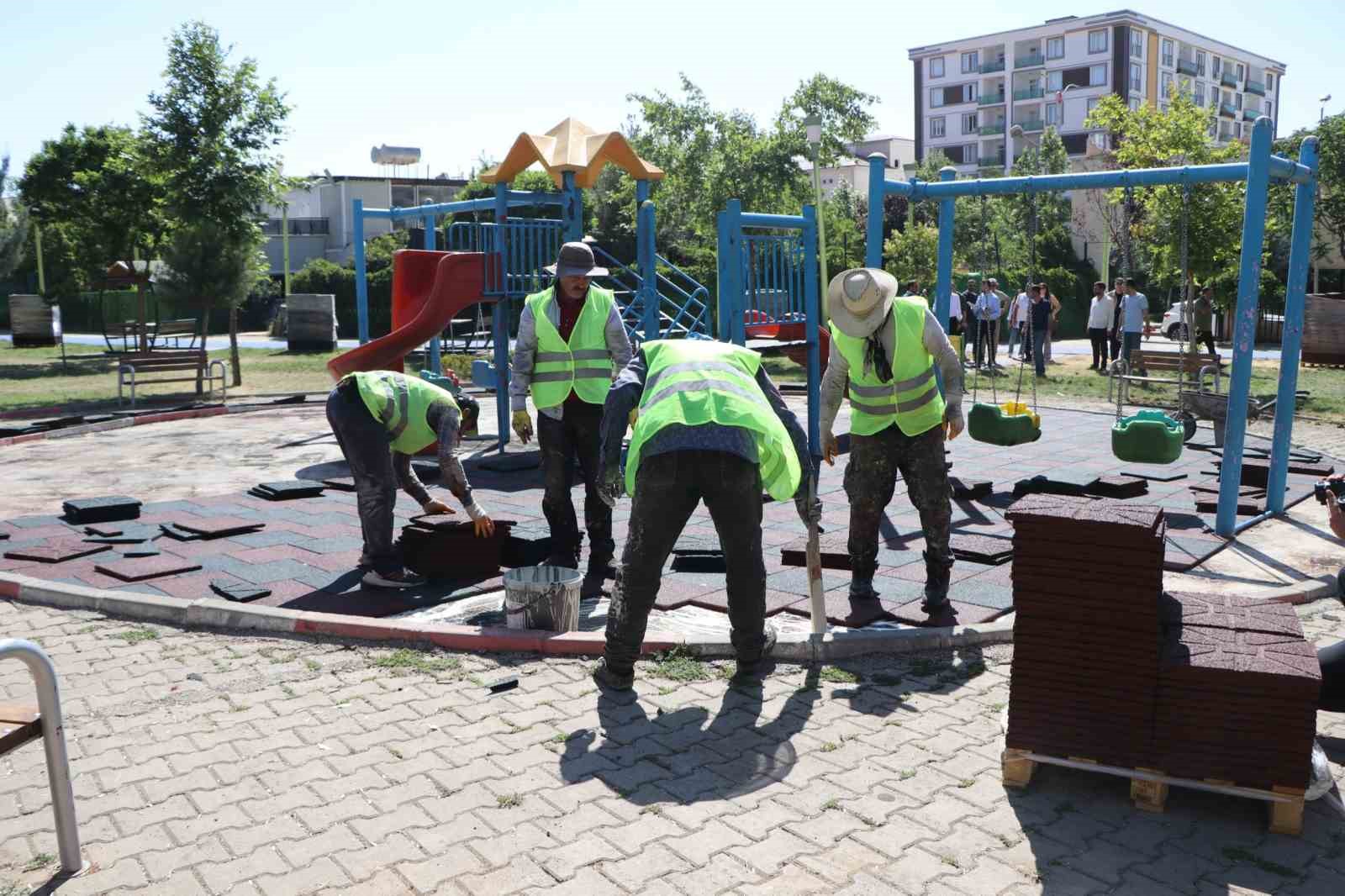 Siirt’te parklar yenileniyor
