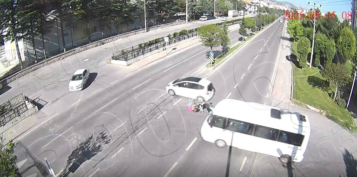 Kütahya’da 3 ayrı motosiklet kazası kamerada