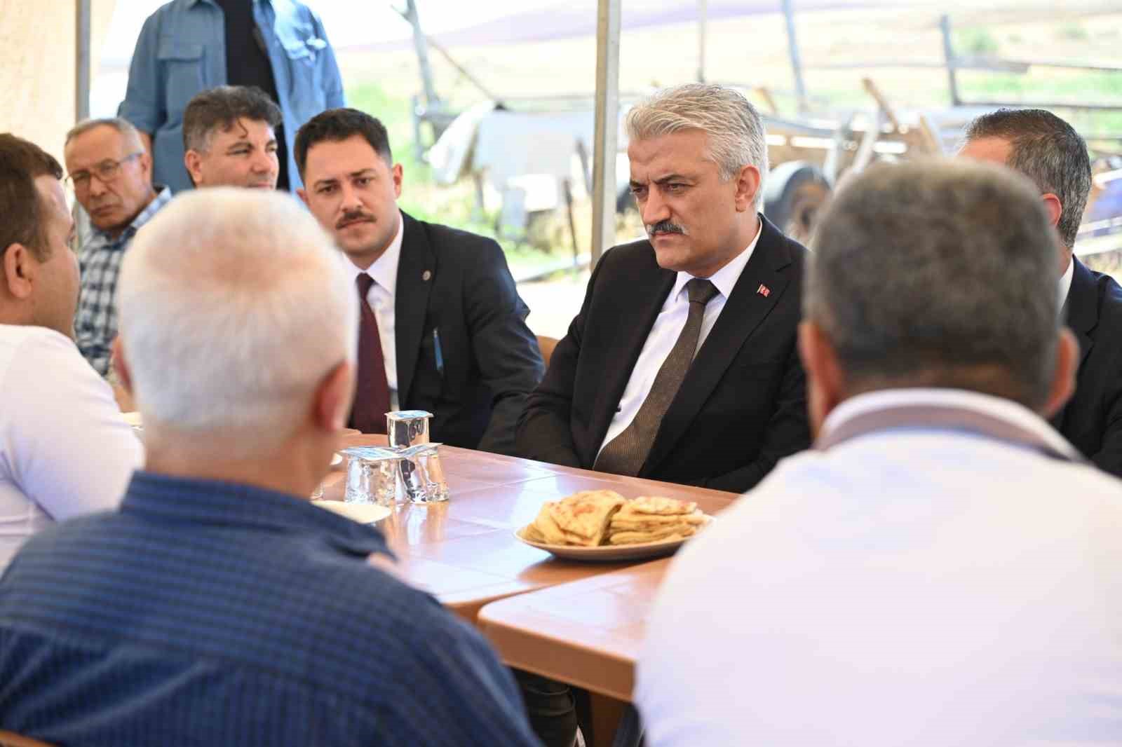 Güneşin altında hasat: Buğday tarlalarında zorlu mesai başladı
