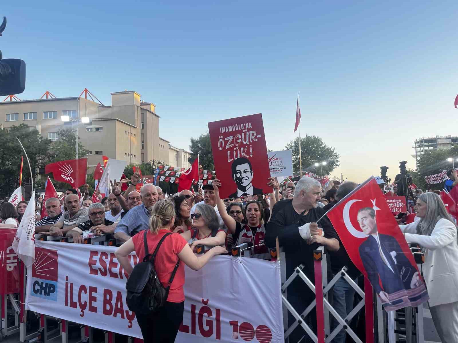 CHP Genel Başkanı Özgür Özel, Büyükçemece’deki mitingde konuştu