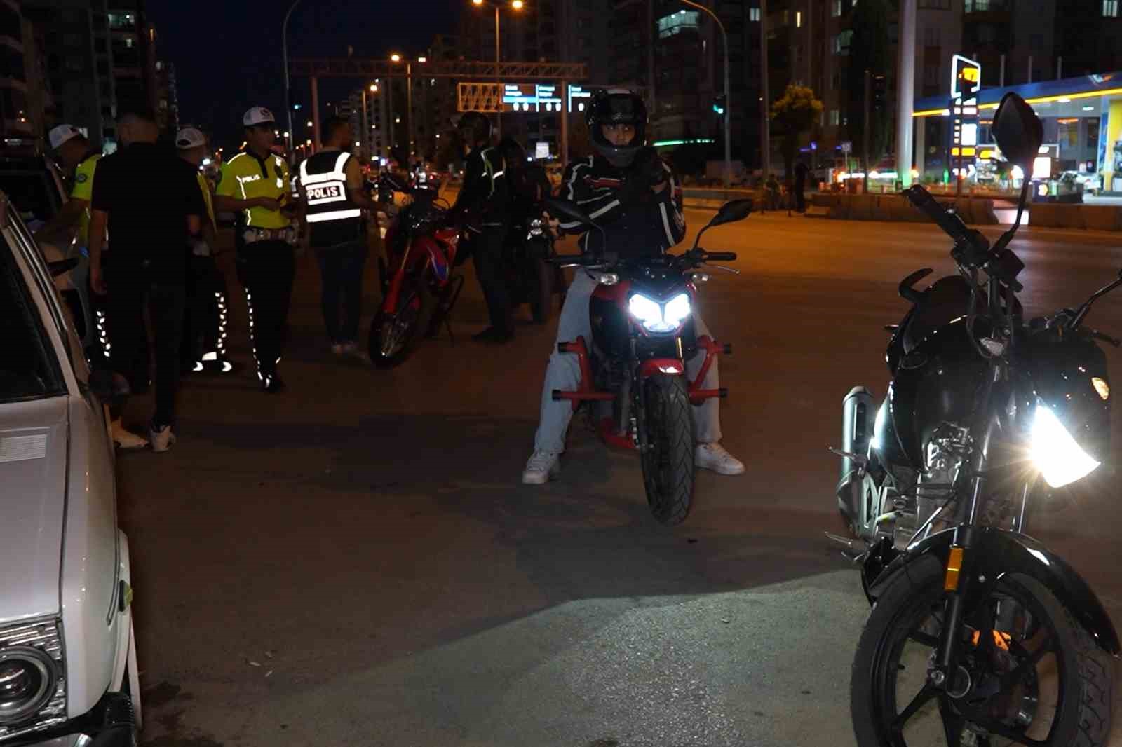 Kırıkkale’de trafik ekiplerinden motosiklet sürücülerine sıkı denetim