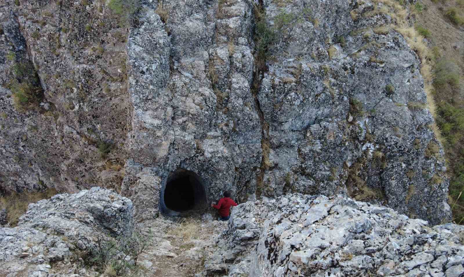 Erzincan’daki Kalecik Kalesinin tarihi Tunç Çağı’na dayanıyor
